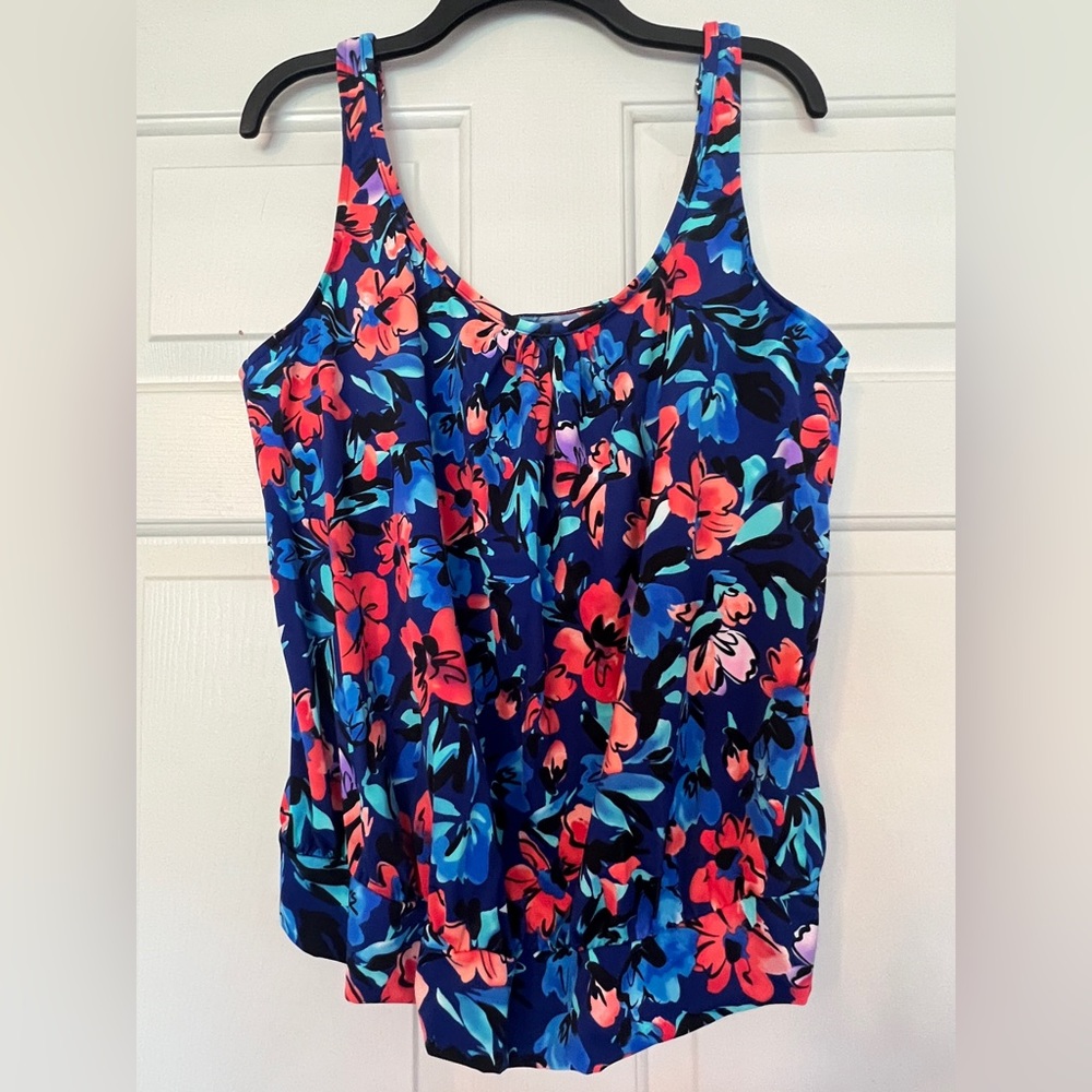 Shapesolver size 18 floral Tankini- TOP ONLY